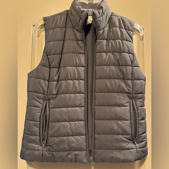 LOFT Jackets & Blazers - Loft gray puffer vest in size smalll